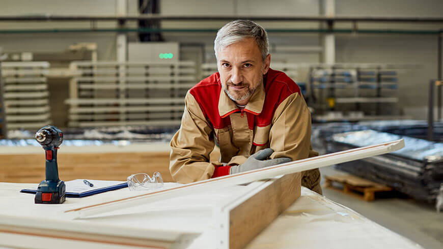 Une sélection de présentoirs en bois pour magasin