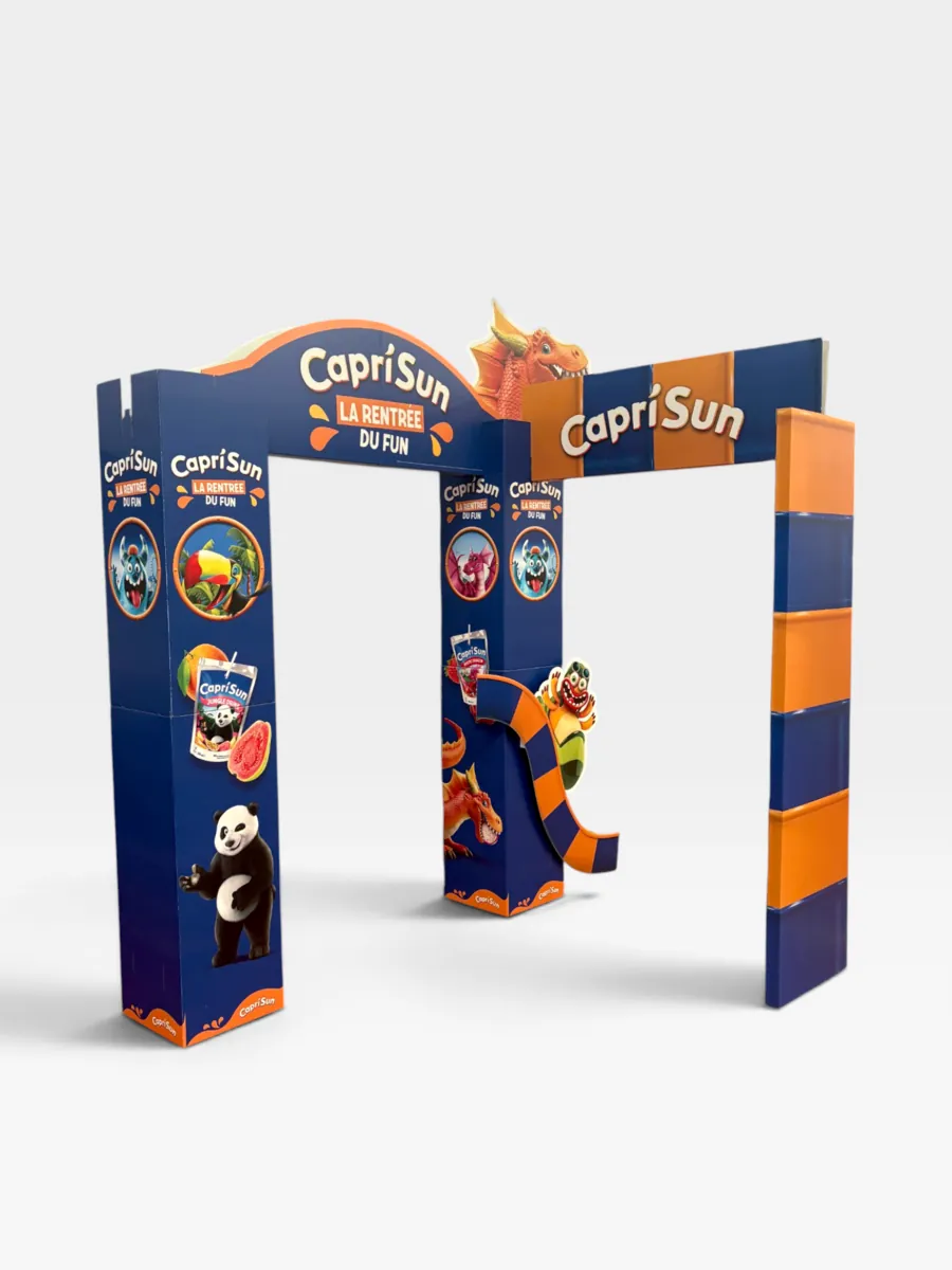 Arche carton Capri Sun La rentrée du fun, vue de trois quarts, colonnes sectionnées