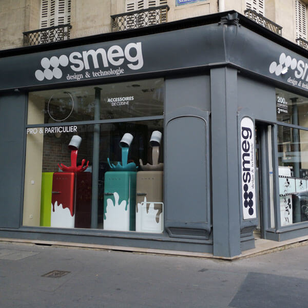 Décoration vitrine de magasin Paris